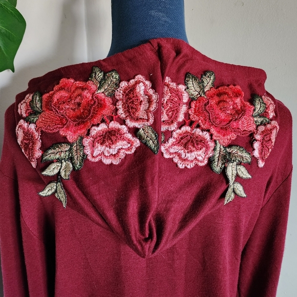 Dirtee Laundry Knit Hoodie Top with Roses on Hood - Picture 4 of 6